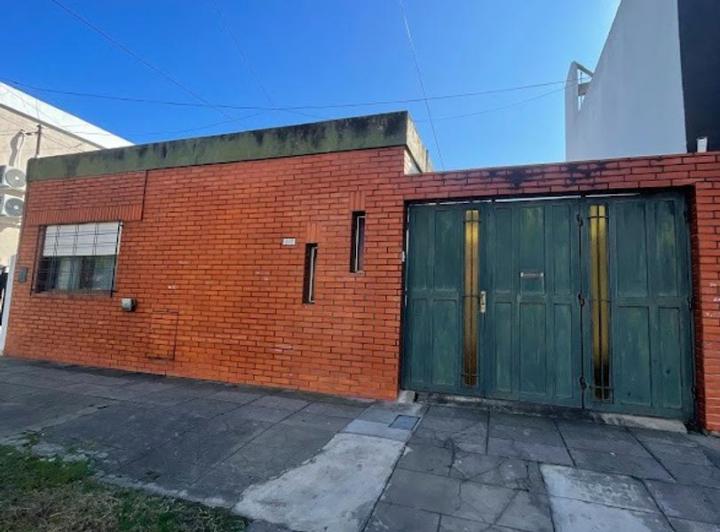 Casa · 72m² · 4 Ambientes · 1 Cochera