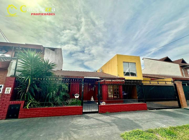 Casa · 150m² · 5 Ambientes · 3 Cocheras
