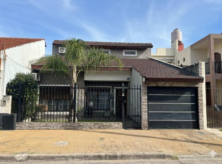 Casa · 218m² · 5 Ambientes