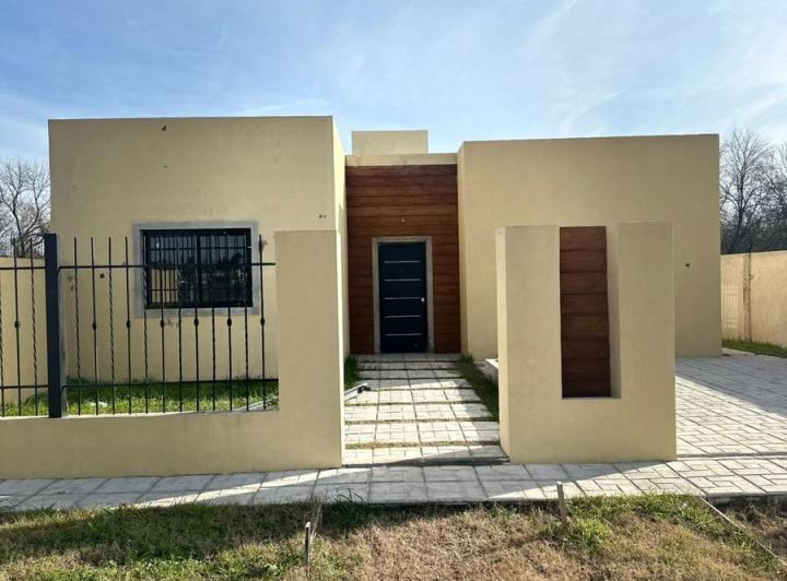Casa · 95m² · 3 Ambientes · 2 Cocheras