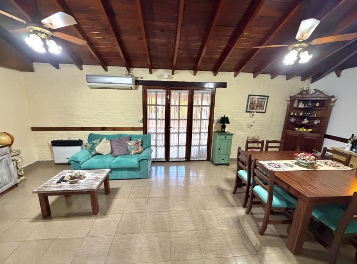 Casa · 198m² · 4 Ambientes · 3 Cocheras