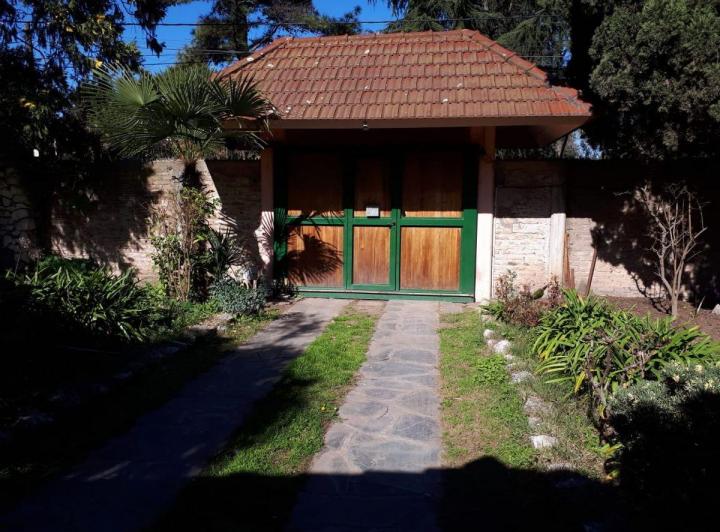 Casa · 280m² · 6 Ambientes · 1 Cochera