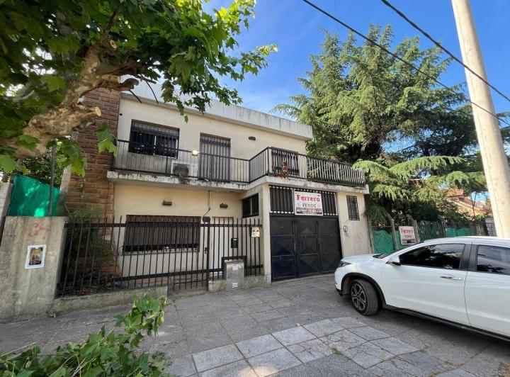 Casa · 300m² · 7 Ambientes · 1 Cochera
