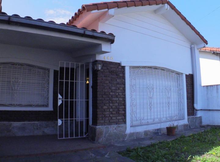 Casa · 120m² · 4 Ambientes · 2 Cocheras