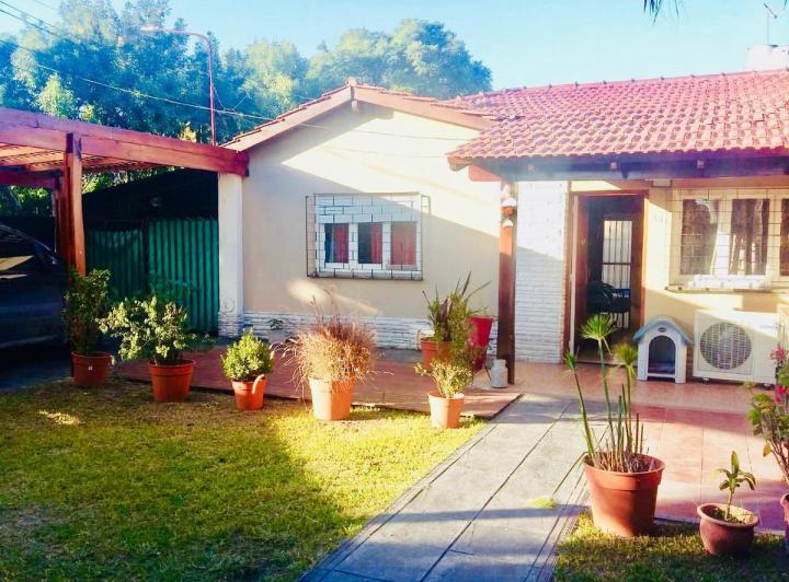 Casa · 150m² · 3 Ambientes · 12 Cocheras