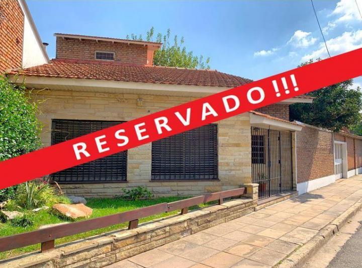 Casa · 250m² · 6 Ambientes · 2 Cocheras