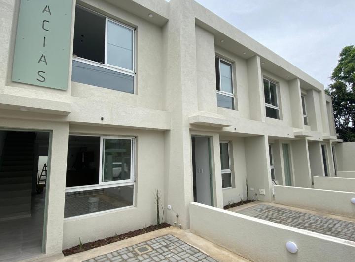 Casa · 90m² · 2 Dormitorios · 1 Cochera
