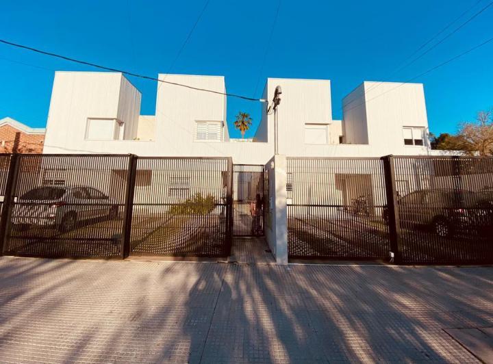 Casa · 110m² · 4 Ambientes · 1 Cochera