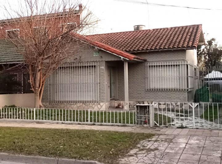 Casa · 75m² · 3 Ambientes · 3 Cocheras