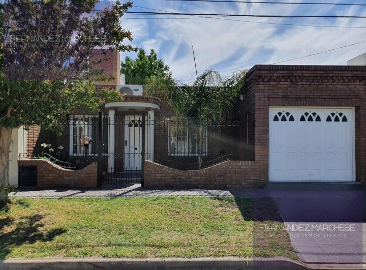 Casa · 190m² · 5 Ambientes · 1 Cochera