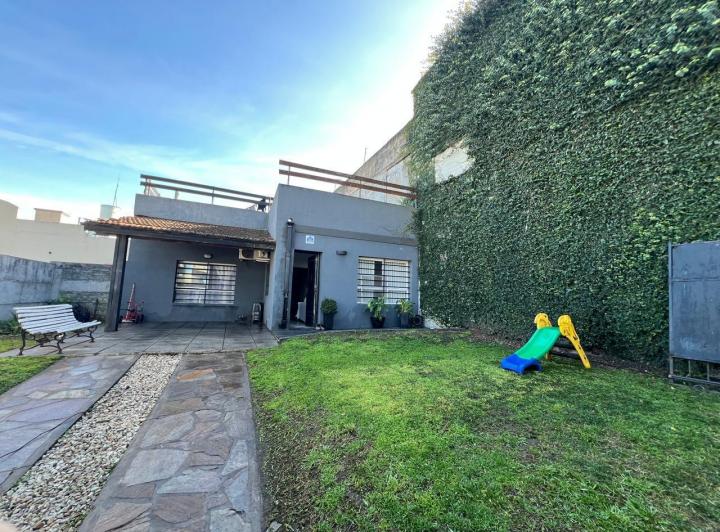 Casa · 124m² · 3 Ambientes · 2 Cocheras