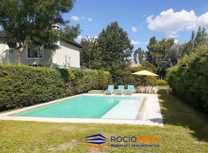 Casa · 924m² · 4 Ambientes · 1 Cochera