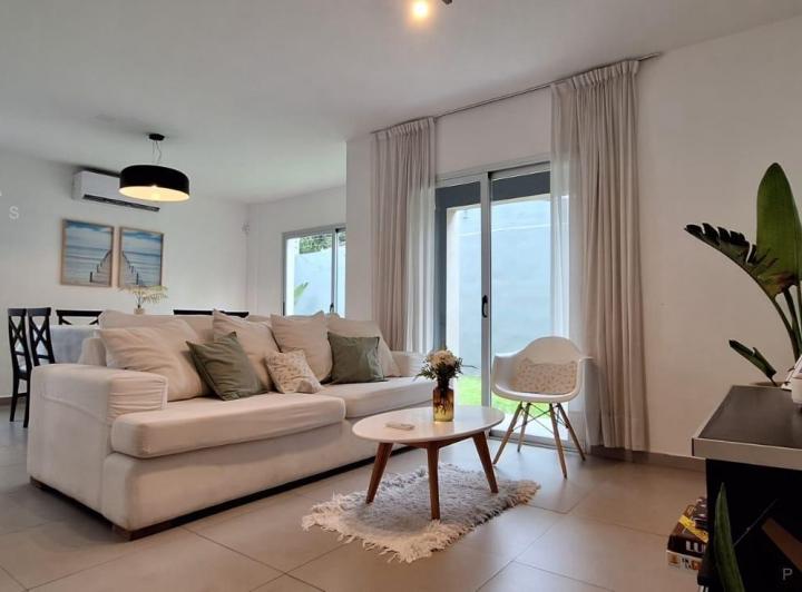 Casa · 100m² · 4 Ambientes · 1 Cochera