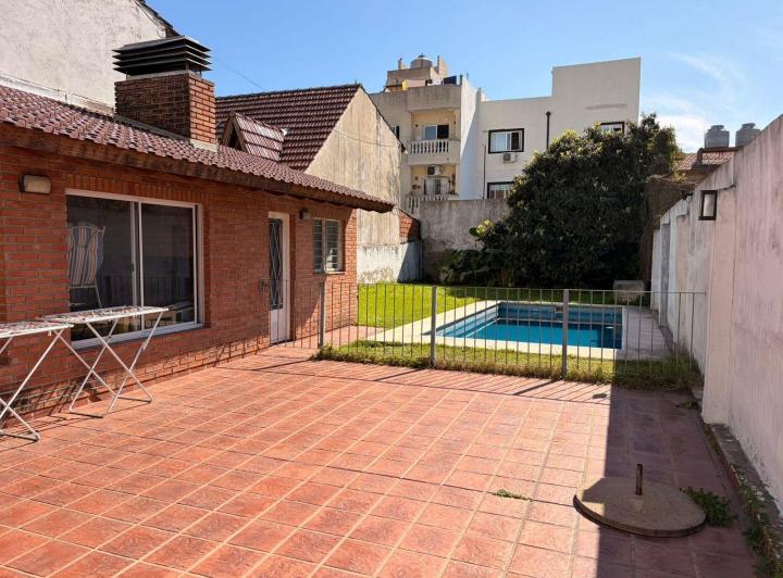 Casa · 160m² · 4 Ambientes · 1 Cochera