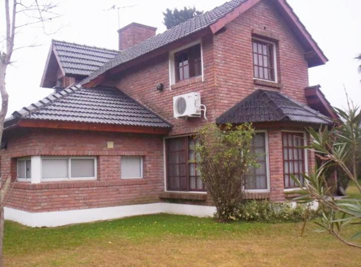 Casa · 147m² · 3 Ambientes · 1 Cochera