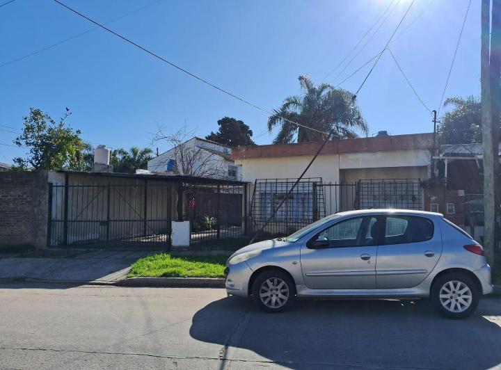 Casa · 90m² · 4 Ambientes · 1 Cochera