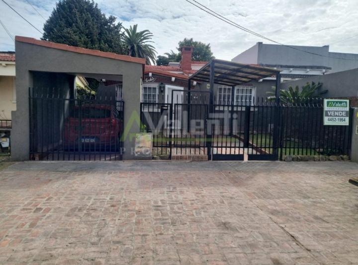 Casa · 150m² · 4 Ambientes · 2 Cocheras