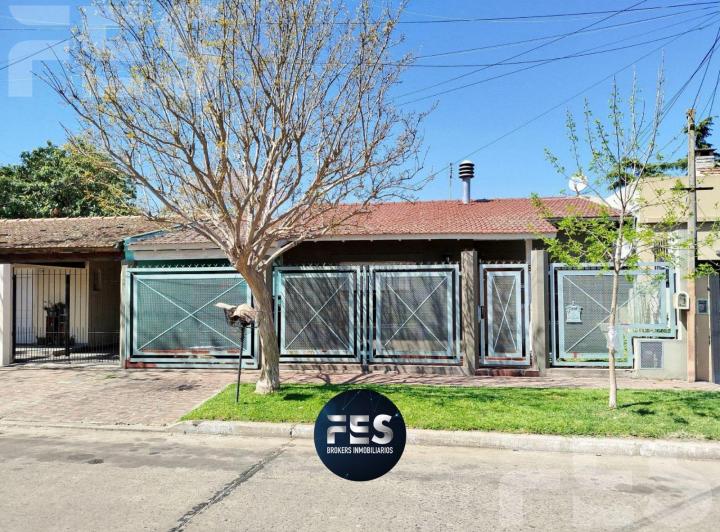 Casa · 138m² · 5 Ambientes · 1 Cochera
