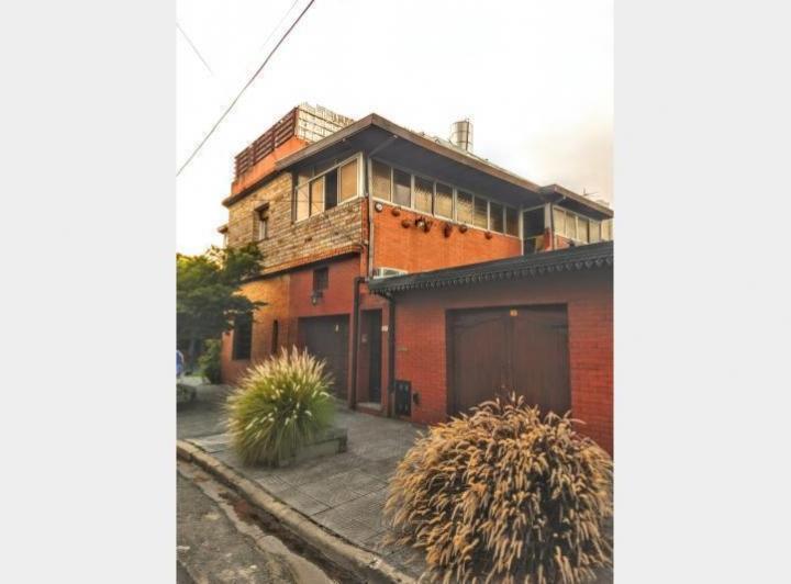 Casa · 184m² · 3 Ambientes · 2 Cocheras
