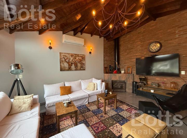 Casa · 205m² · 5 Ambientes · 2 Cocheras
