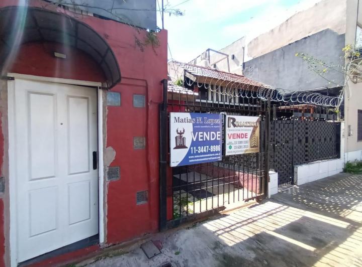 Casa · 180m² · 3 Ambientes · 1 Cochera