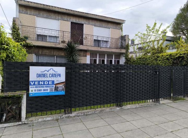 Casa · 120m² · 5 Ambientes · 3 Cocheras