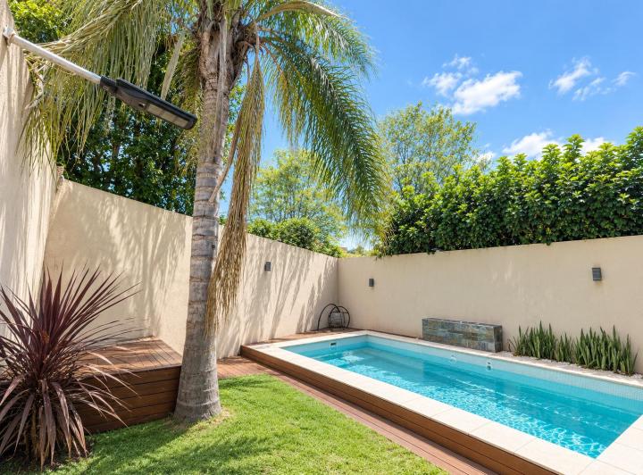 Casa · 260m² · 6 Ambientes · 2 Cocheras