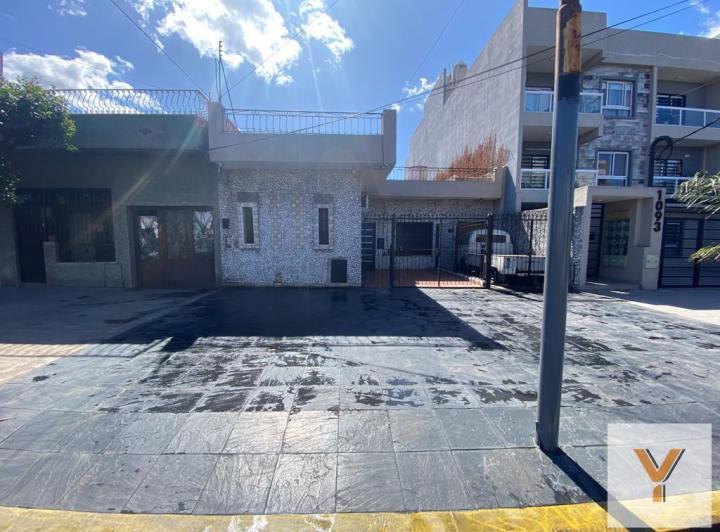 Casa · 95m² · 2 Ambientes · 1 Cochera