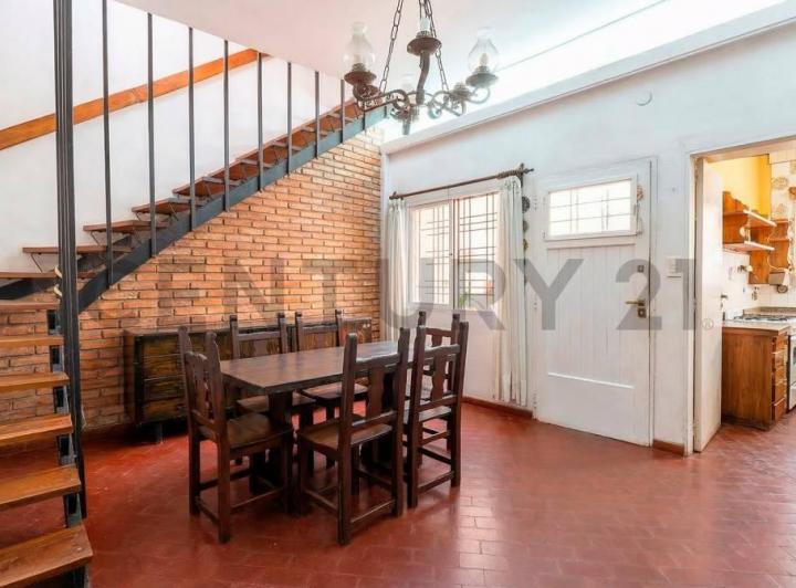 Casa · 92m² · 4 Ambientes · 1 Cochera
