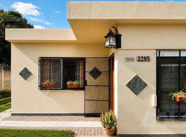 Casa · 100m² · 3 Ambientes · 3 Cocheras