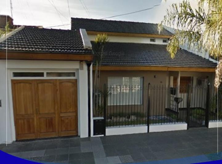 Casa · 180m² · 5 Ambientes · 2 Cocheras