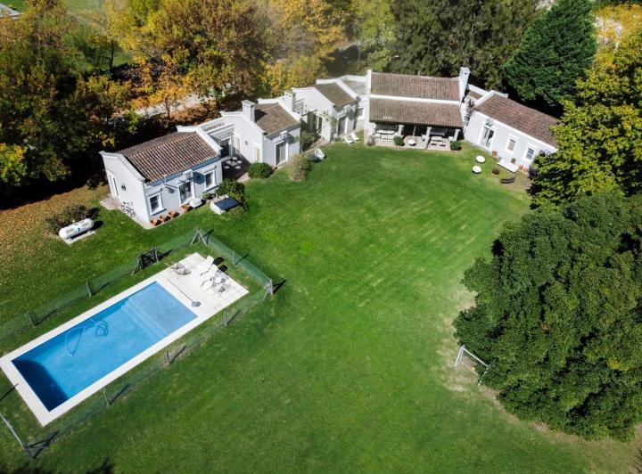 Casa · 280m² · 6 Ambientes