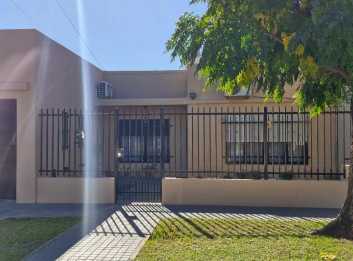 Casa · 180m² · 3 Ambientes