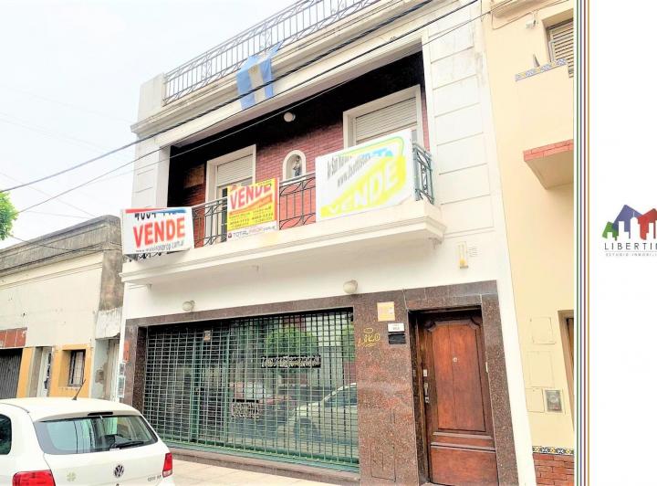 Casa · 260m² · 7 Ambientes · 1 Cochera