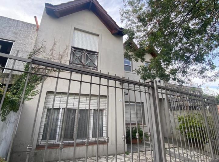 Casa · 88m² · 3 Ambientes · 1 Cochera