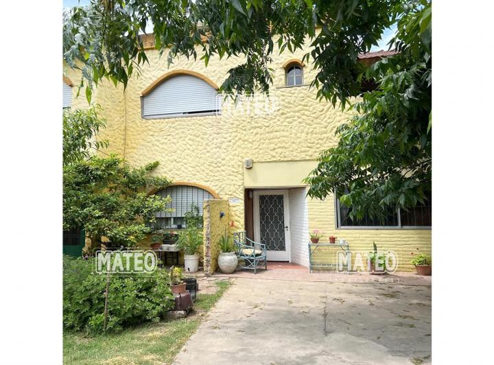 Casa · 1m² · 5 Ambientes