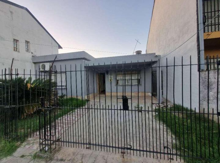 Casa · 100m² · 4 Ambientes · 1 Cochera