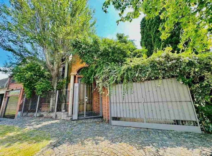 Casa · 175m² · 6 Ambientes · 1 Cochera