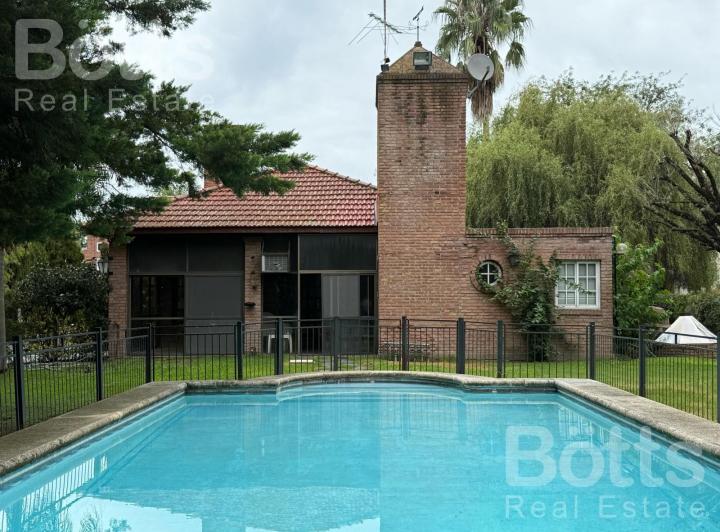 Casa · 177m² · 5 Ambientes · 3 Cocheras