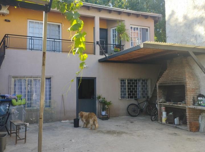 Casa · 140m² · 5 Ambientes · 2 Cocheras