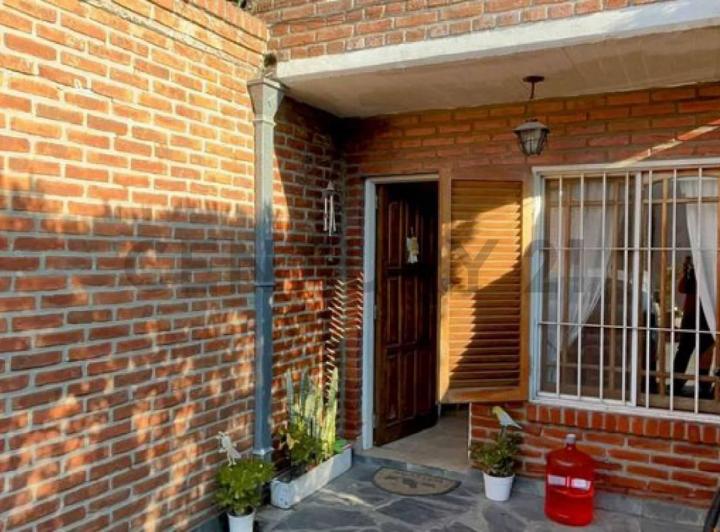 Casa · 62m² · 3 Ambientes · 2 Cocheras