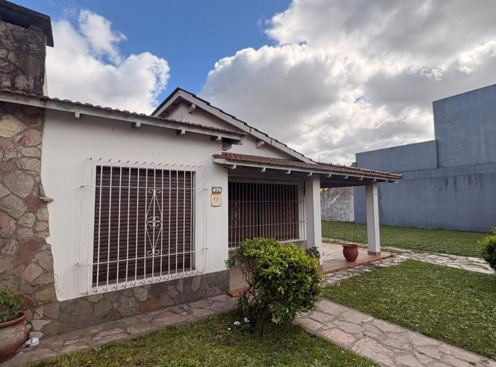 Casa · 88m² · 3 Ambientes · 1 Cochera