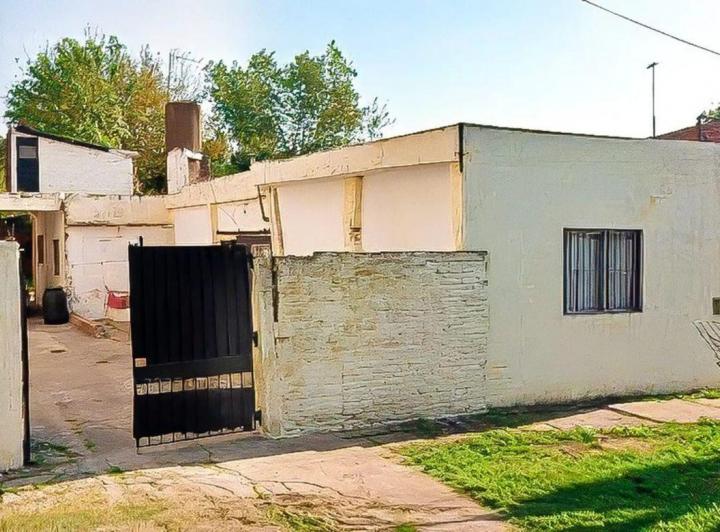 Casa · 40m² · 3 Ambientes · 2 Cocheras