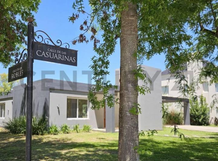 Casa · 169m² · 4 Ambientes · 1 Cochera