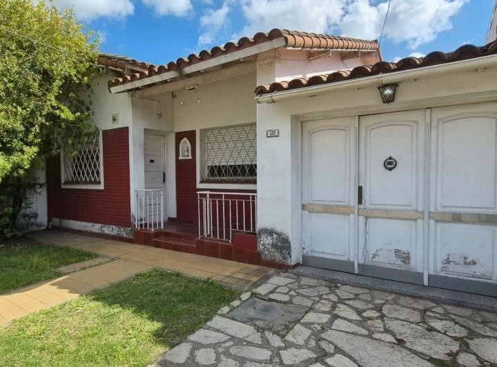 Casa · 123m² · 3 Ambientes · 2 Cocheras