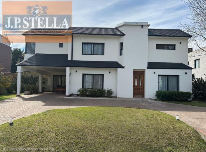 Casa · 285m² · 6 Ambientes · 6 Cocheras