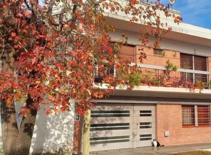 Casa · 150m² · 5 Ambientes · 1 Cochera