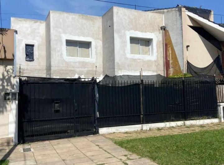 Casa · 280m² · 4 Ambientes · 1 Cochera