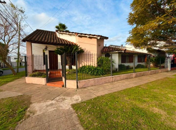 Casa · 84m² · 6 Ambientes · 1 Cochera