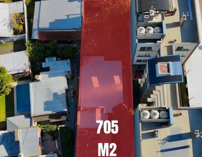 Casa · 705m²